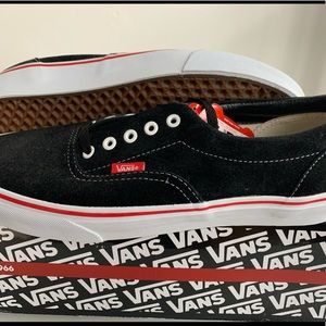 Vans Classic Low Top Black/White/High Risk Red